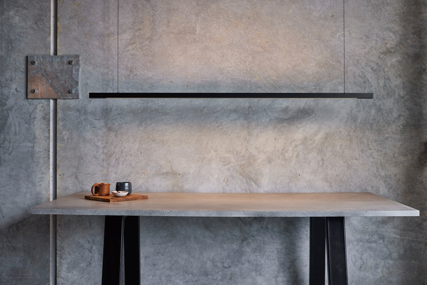 Capsühl Linear | LED Pendant | Black