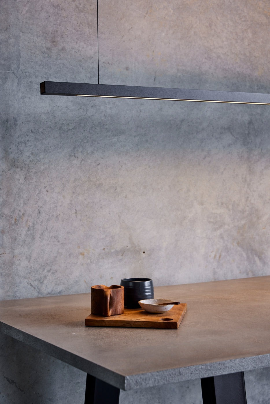 Capsühl Linear | LED Pendant | Black